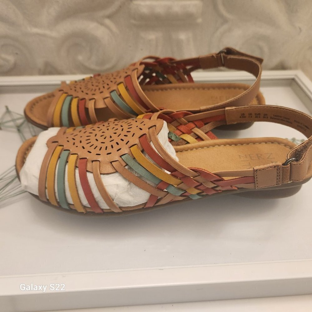 Naturalizer "Whistle" Weave Leather Sandals. NWOT. Size 9.5 Wide - Picture 2 of 9